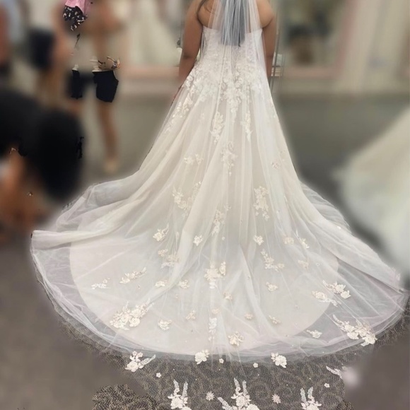 David’s Bridal Wedding Dress Size 14 - Picture 3 of 3